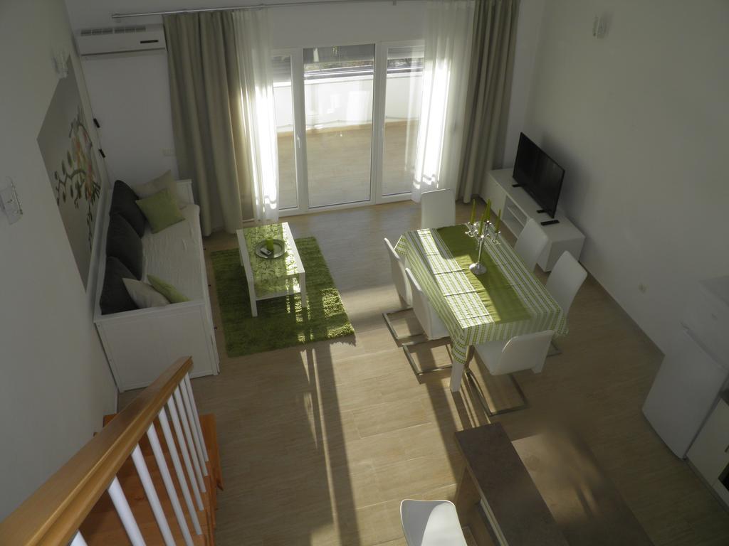 Dinjiška Apartments Perla מראה חיצוני תמונה